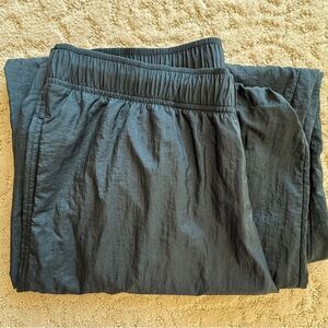 Athleta Women’s XLT Dark Gray Elastic Pull on Waist Workout Pants.